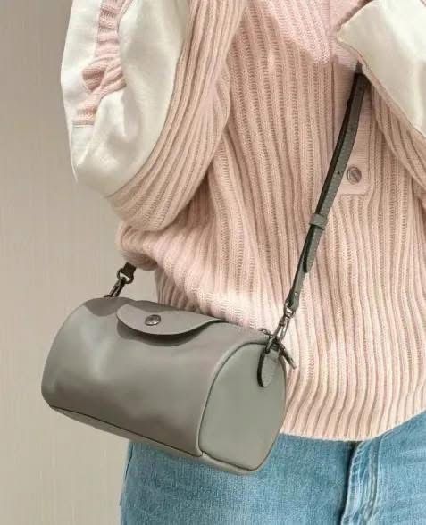 0611👜👜Longchamp PU 皮質圓筒袋