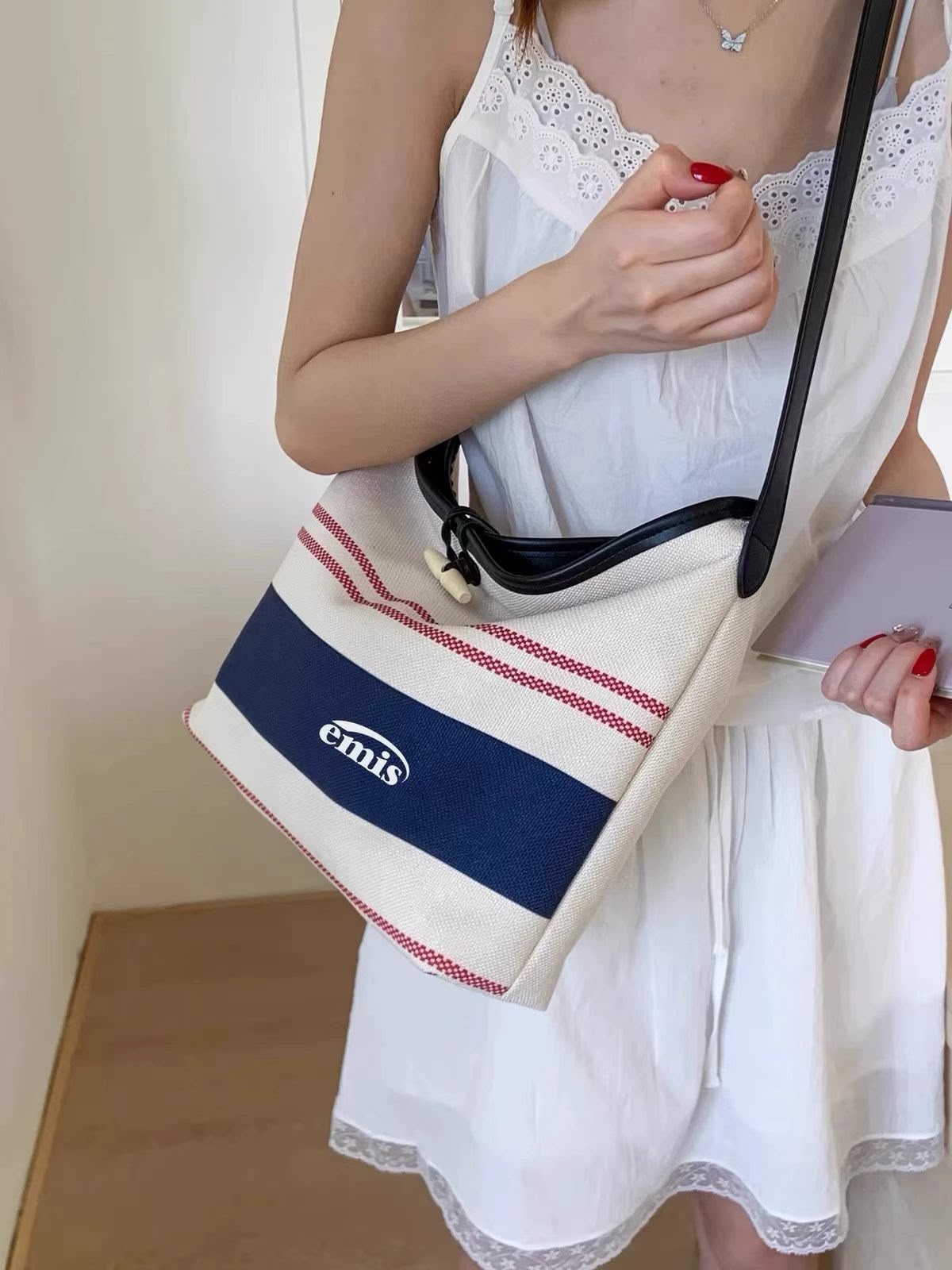 0724👜👜韓國 emis 撞色條紋單肩斜挎包