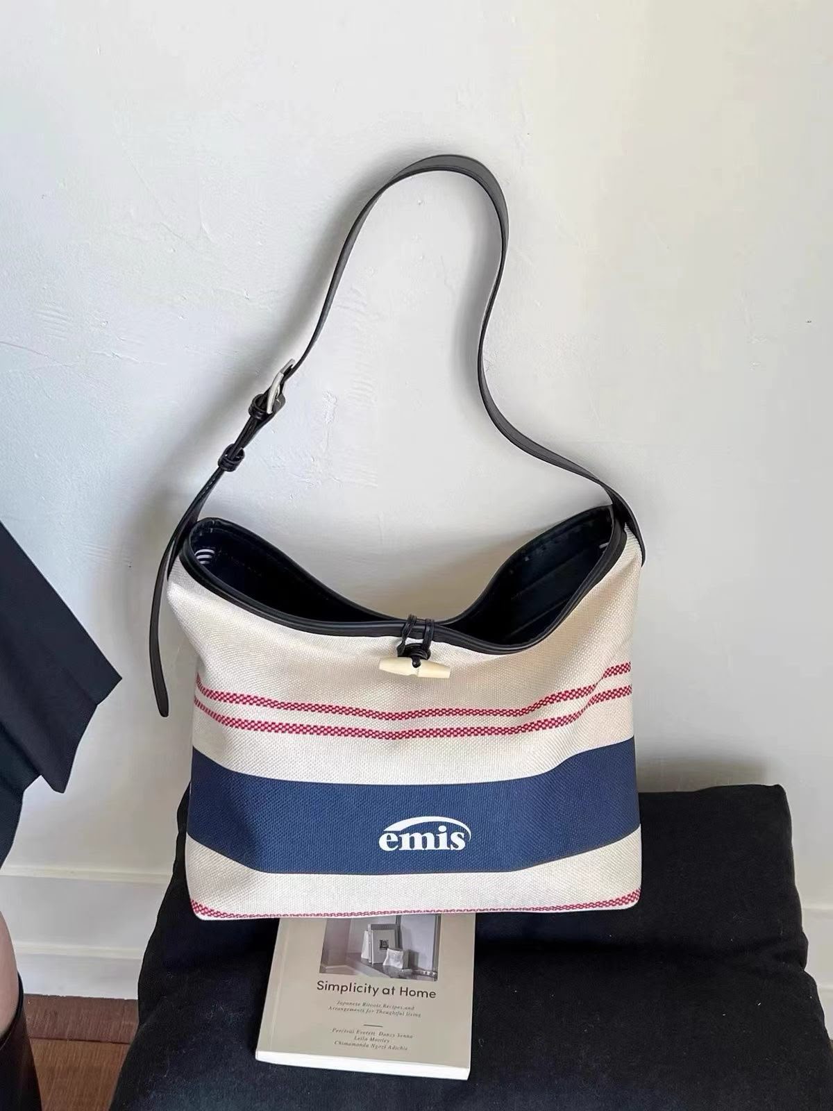 0724👜👜韓國 emis 撞色條紋單肩斜挎包