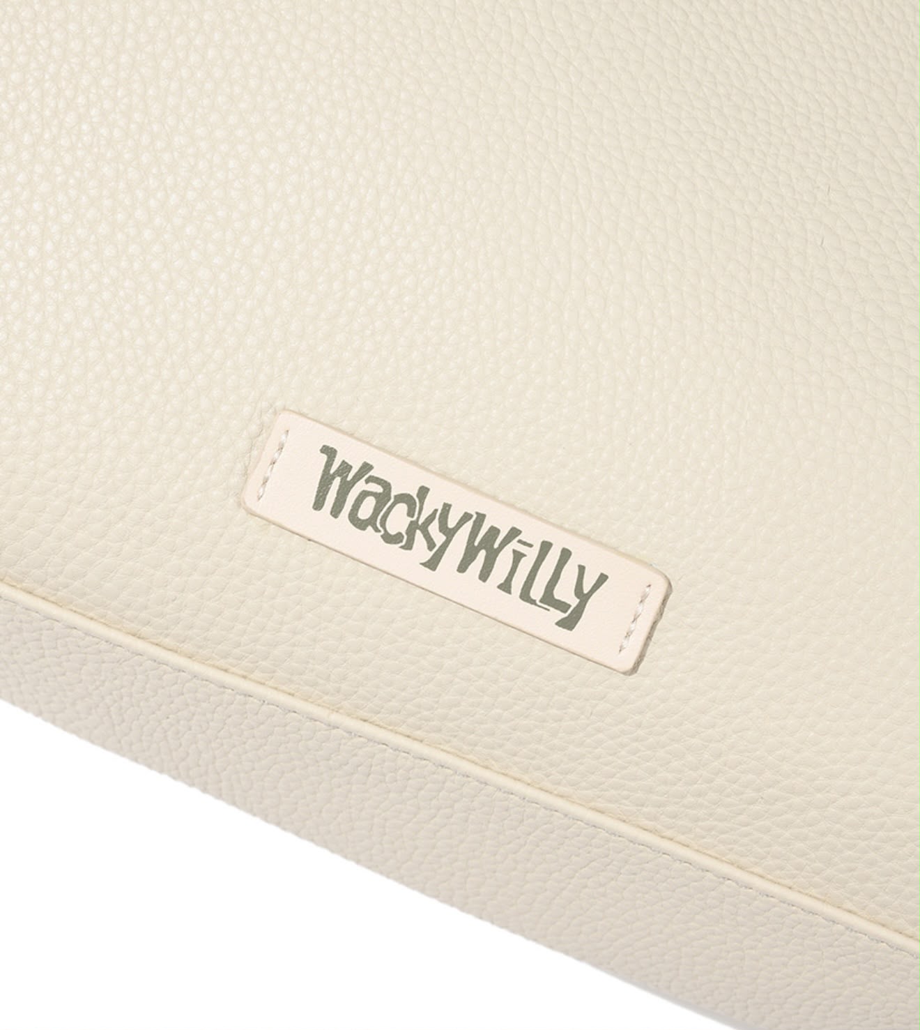 0818👜👜韓國爆紅品牌🇰🇷Wacky Willy 小火人韓國專門店 TYPHOGRAPHY & SQURE CROSSBAG 再送你限定小小包