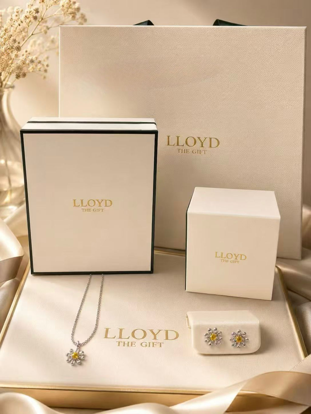 0915😍😍韓國LLOYD🇰🇷最新出小雛菊系列👍🏻 BLACKPINK全員都是LLOYD的忠實粉絲  小雛菊系列925銀黃水晶頸鏈 + 耳釘套裝
