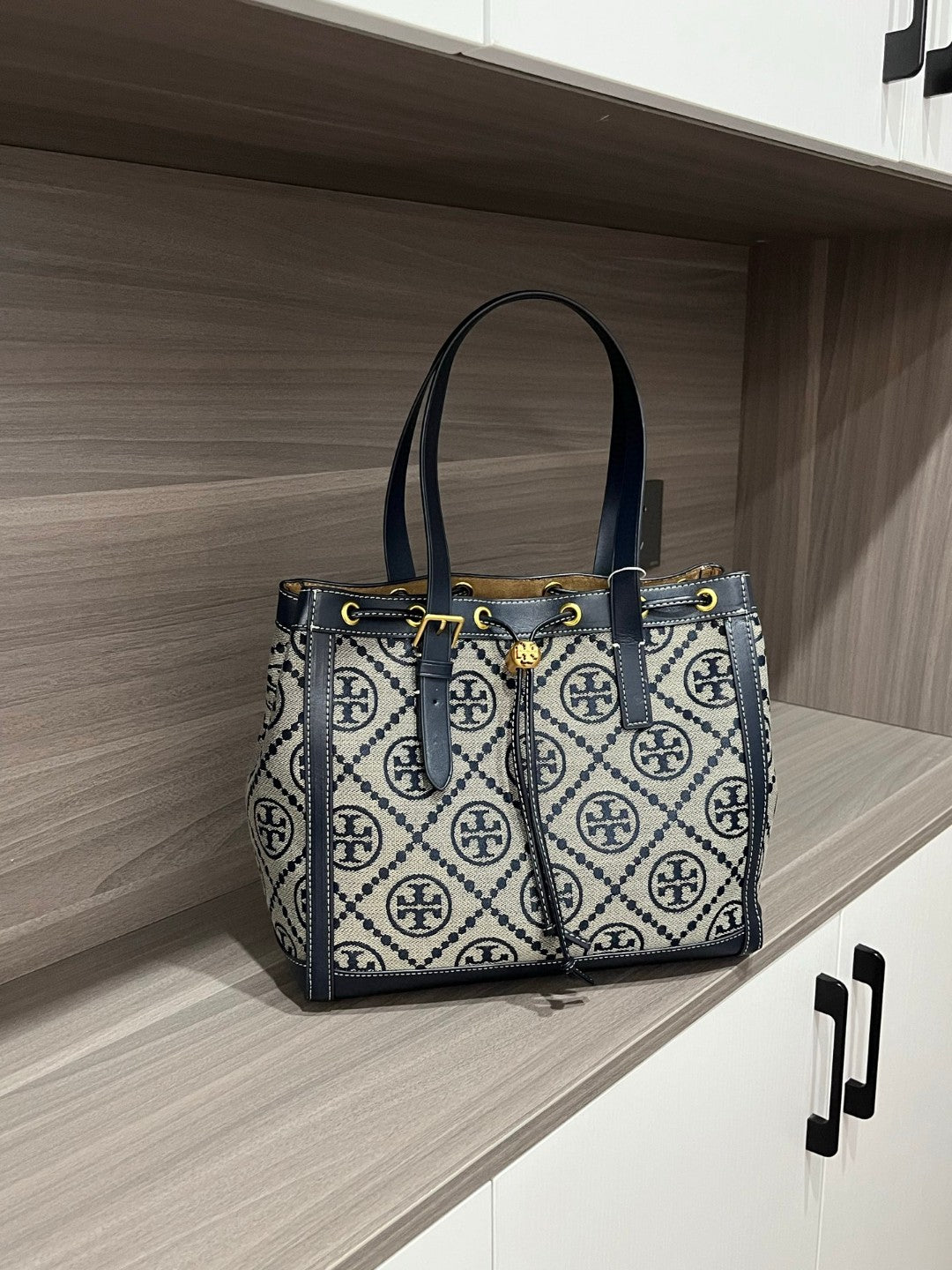 #1210👜👜Tory Burch Monogram Totebag