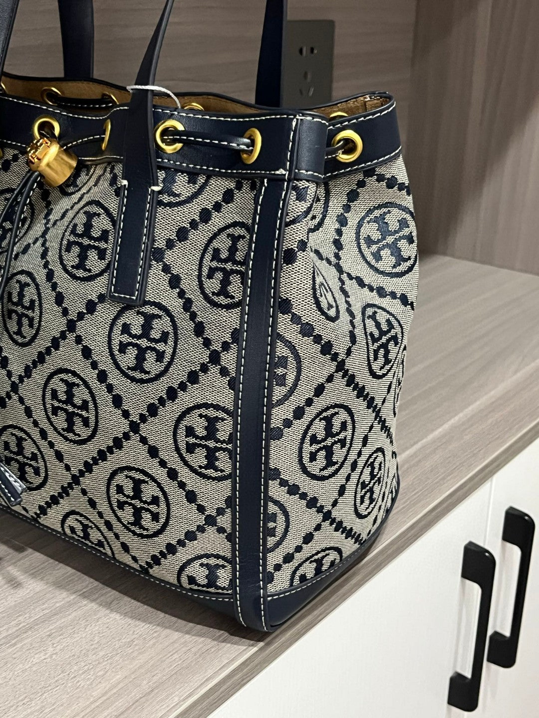 #1210👜👜Tory Burch Monogram Totebag