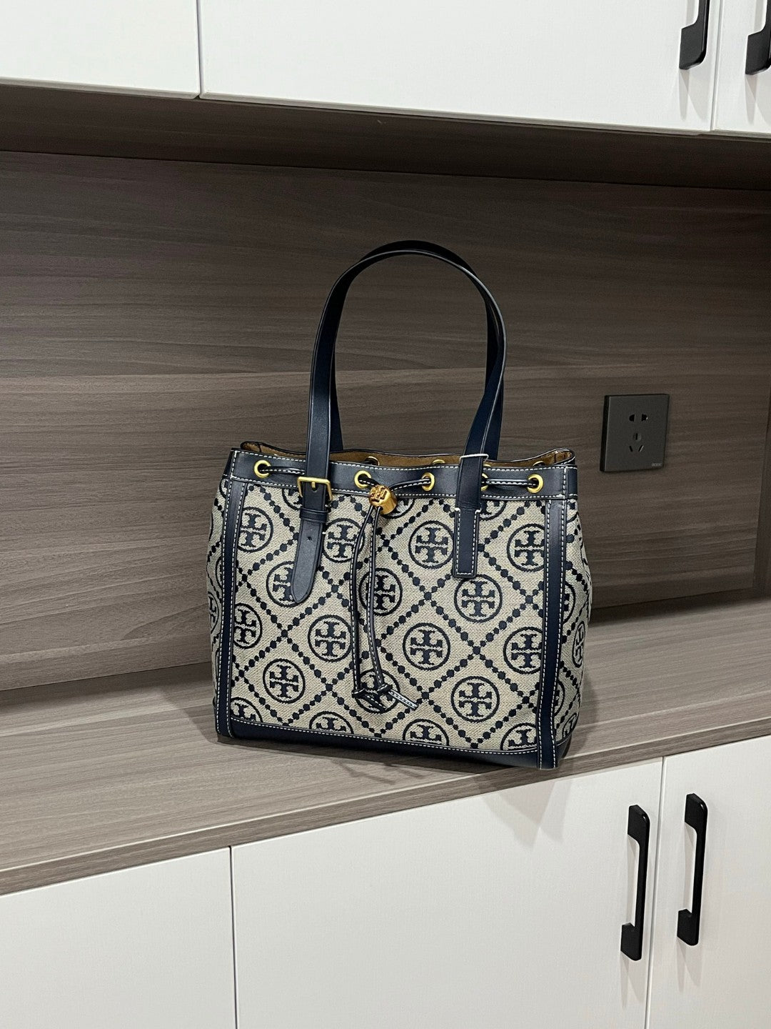 #1210👜👜Tory Burch Monogram Totebag